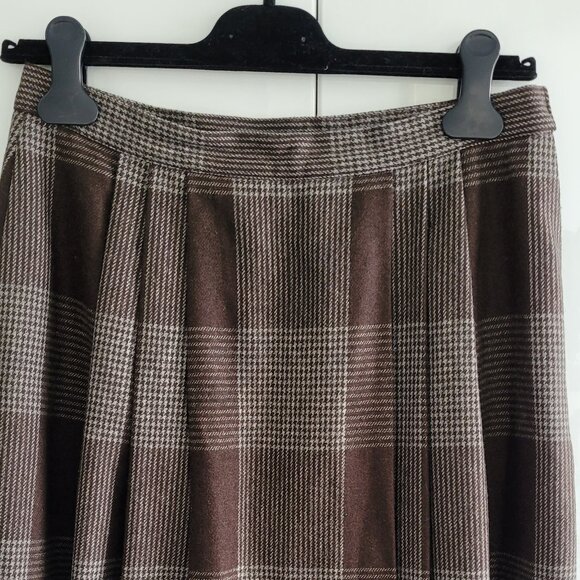 Vintage Dior Sport Wool Plaid Skirt Brown Size 12 - Picture 5 of 9